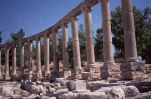 Columnata del foro elíptico de Gerasa (actualmente Jerash)