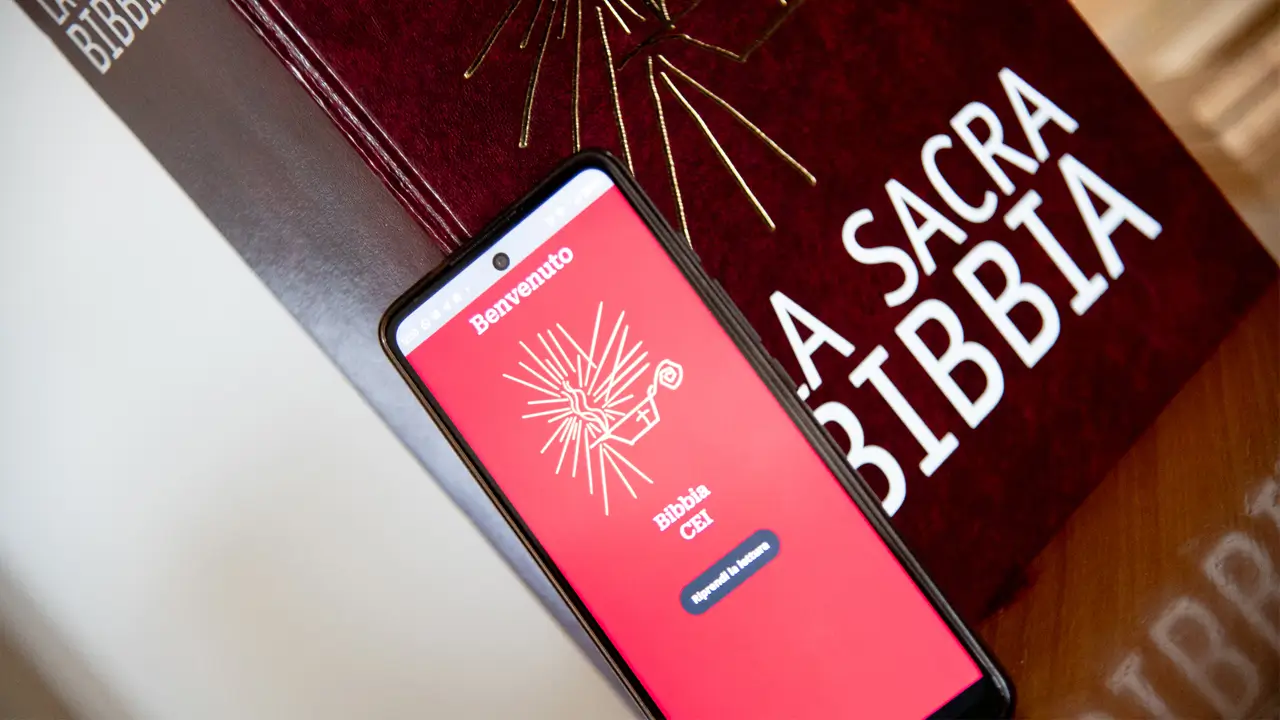Disponible la nueva App para la Biblia Cei